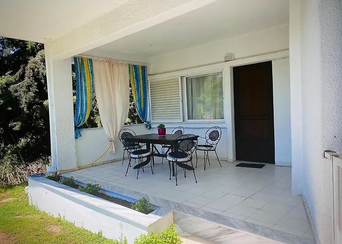 Lela's House